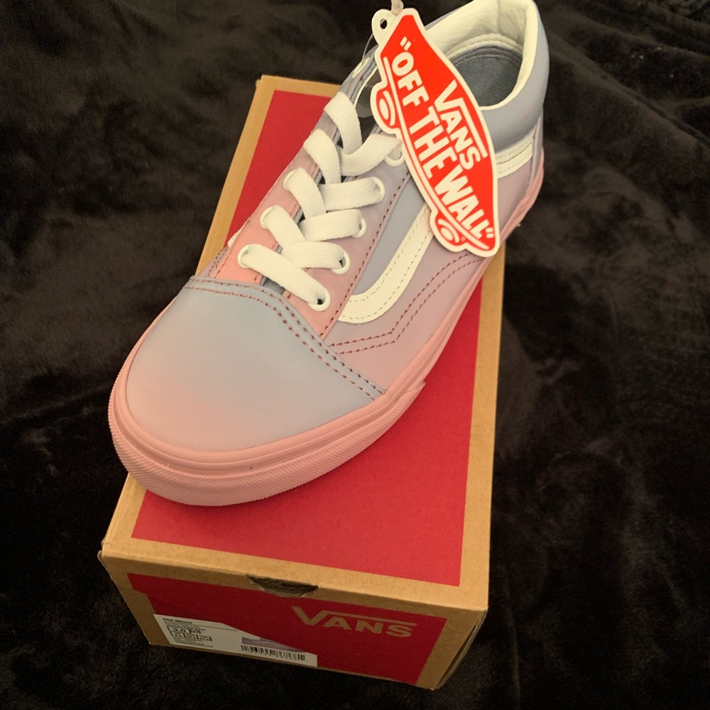 Vans - Picture 4 of 6
